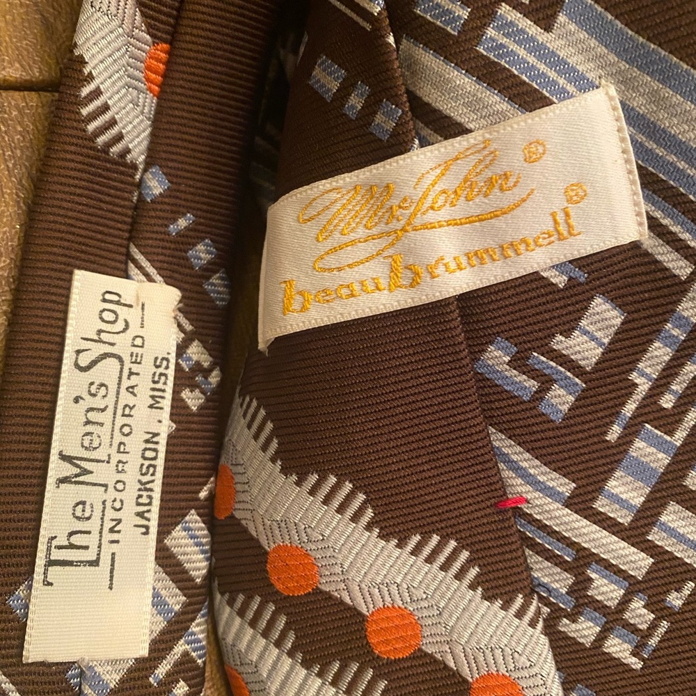 Vintage The Men’s Shop Inc brown necktie